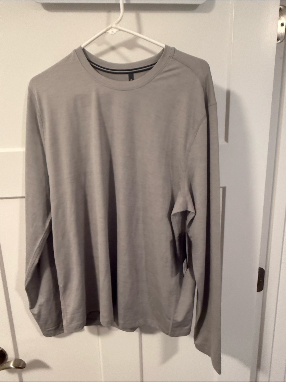 Ten thousand Men's Long-Sleeve Crew Neck Shirt - Gray NWT size large